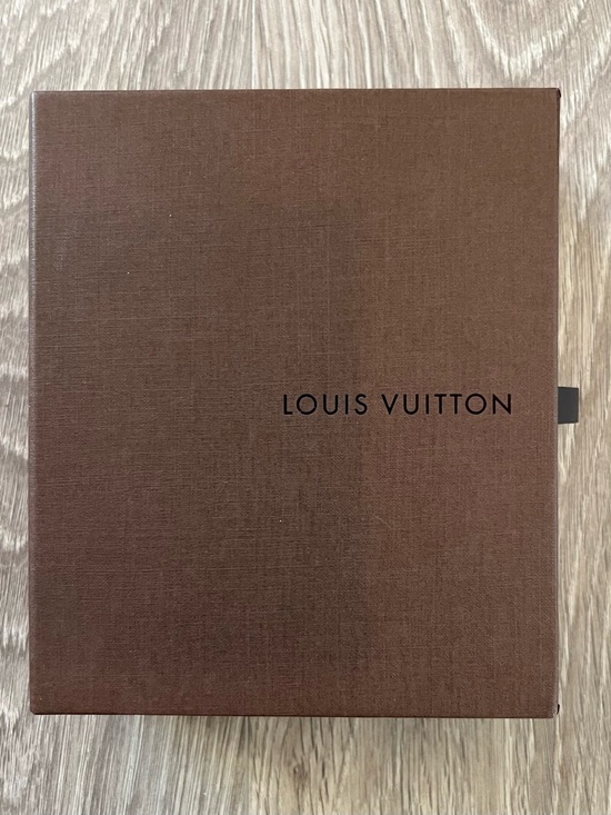 Louis Vuitton Other - Louis Vuitton Box (BB362)